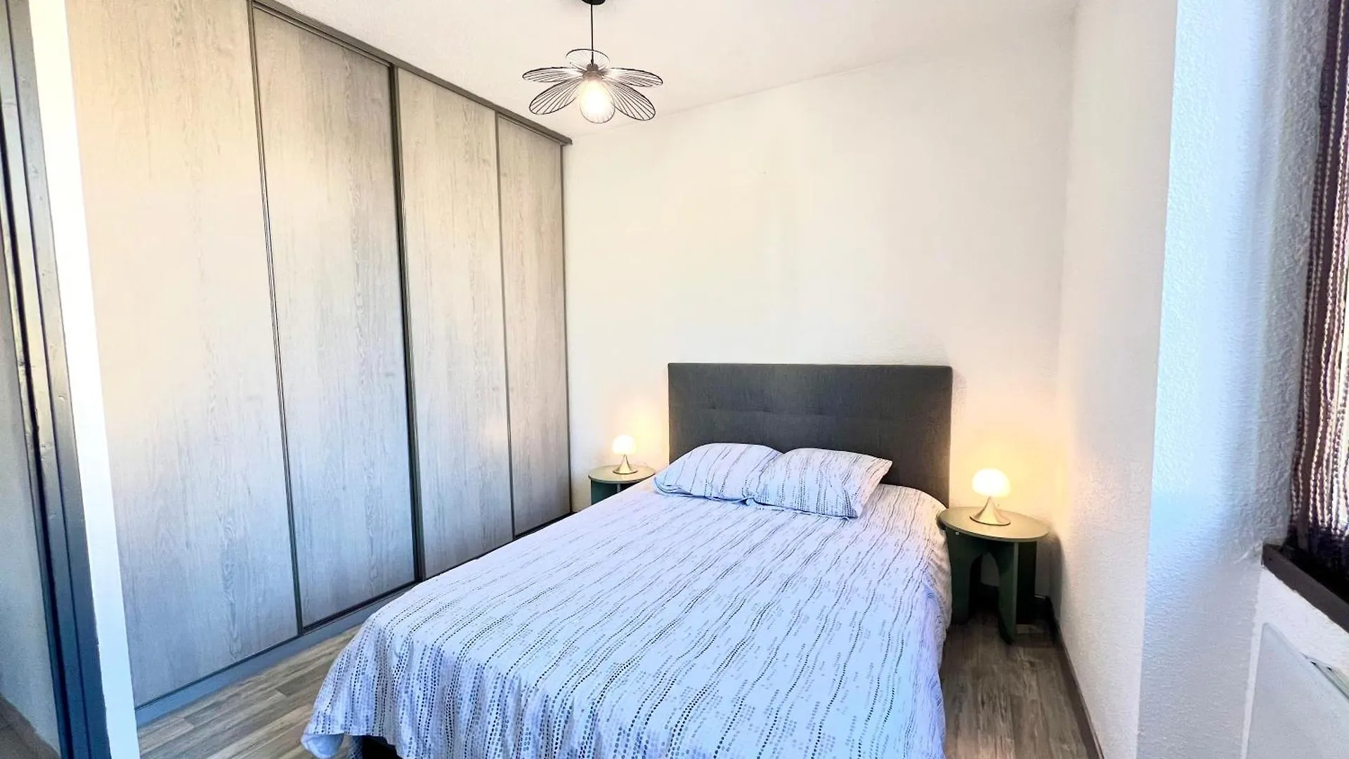 Apartment Spacieux T2 Avec Balcon Cluses France