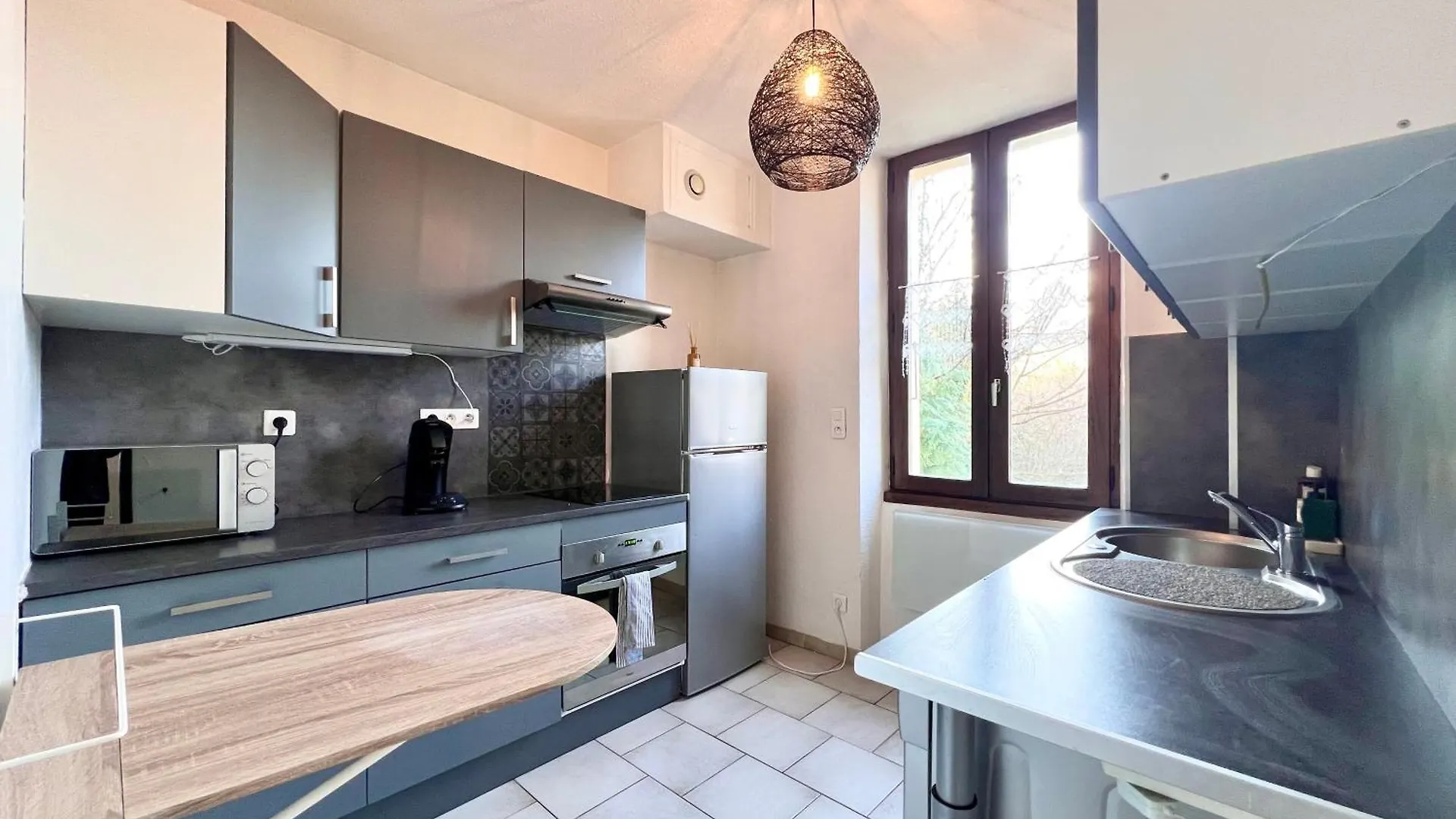Spacieux T2 Avec Balcon Cluses 0*,  France