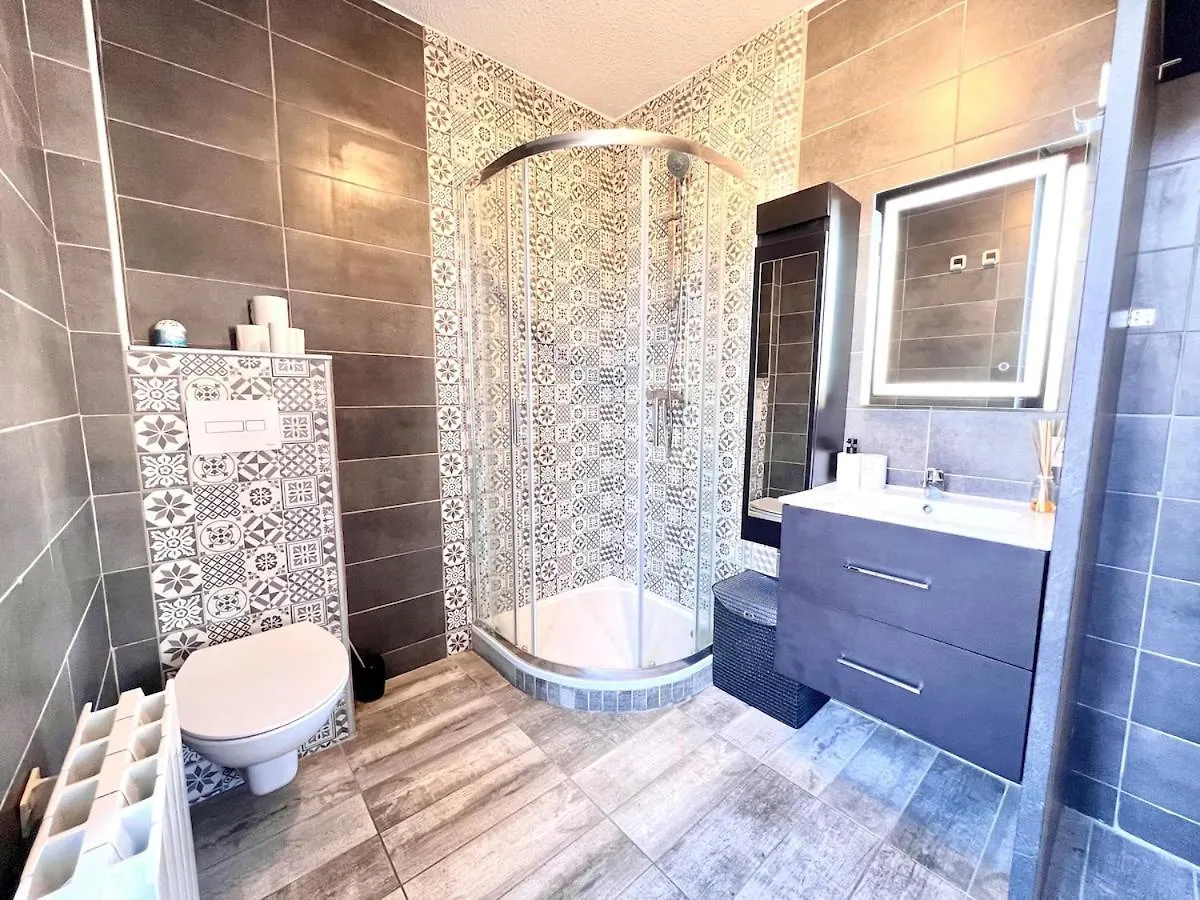 Spacieux T2 Avec Balcon Cluses